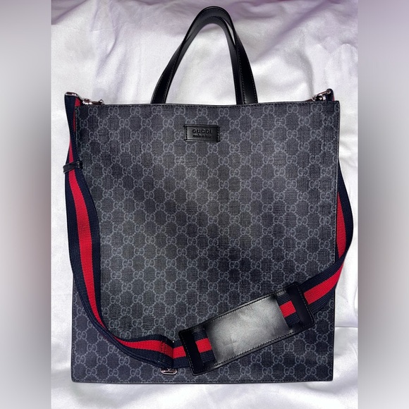 Gucci messenger bag, little signs of wear but over all great condition - Picture 1 of 15